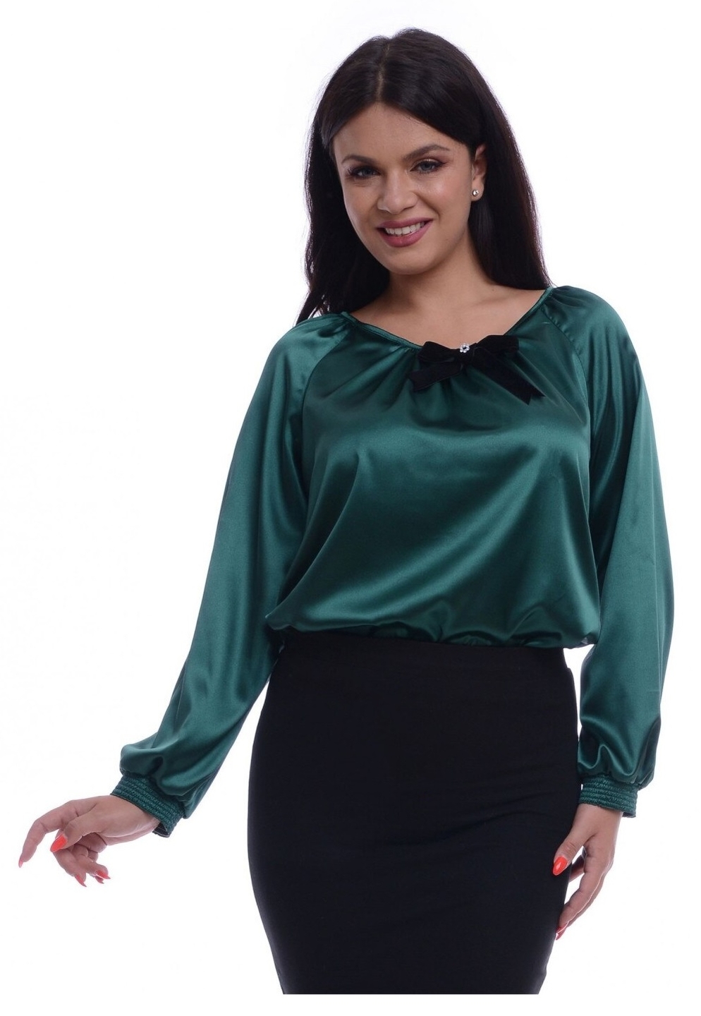 Reducere 23% la Bluza Dama Verde de Satin cu funda detasabila