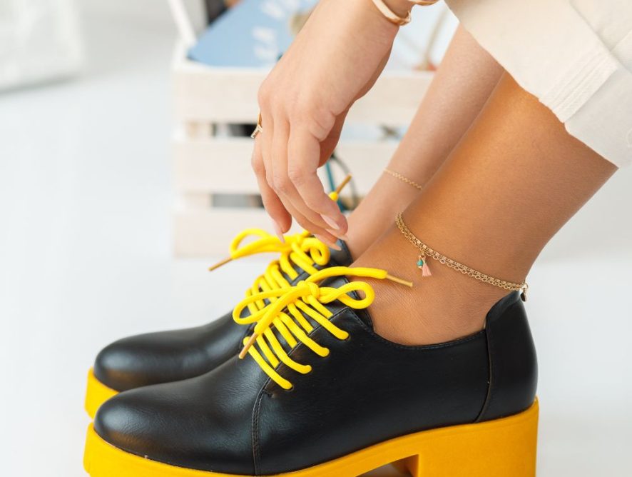 Reducere 44% la Pantofi Casual Audrey Galbeni #392M