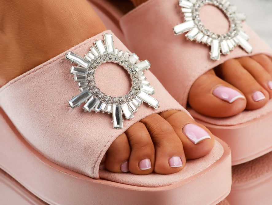 Reducere 44% la Papuci Dama cu Platforma Lyanna Roz #10233