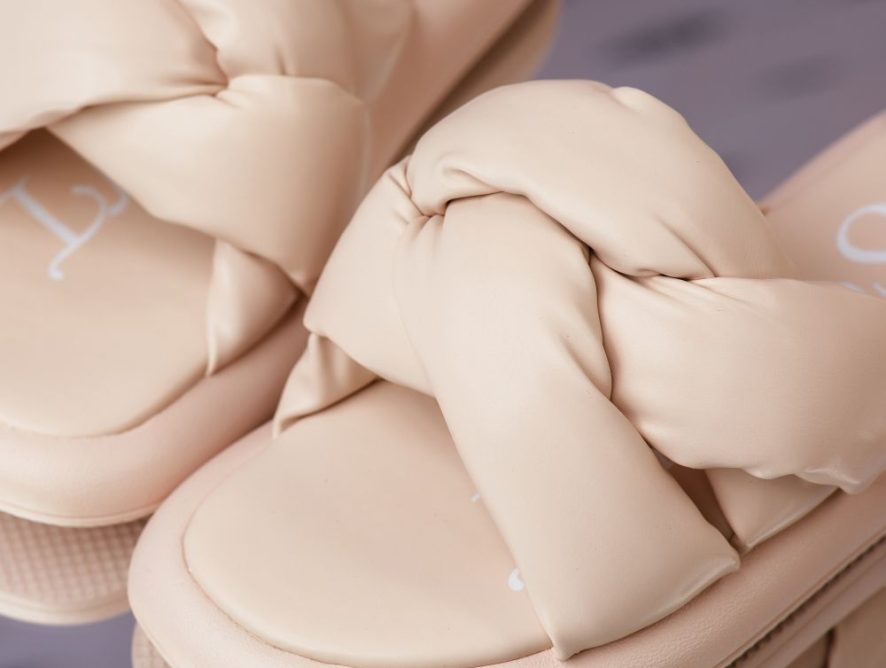 Reducere 40% la Papuci Dama Florianne Bej #10612