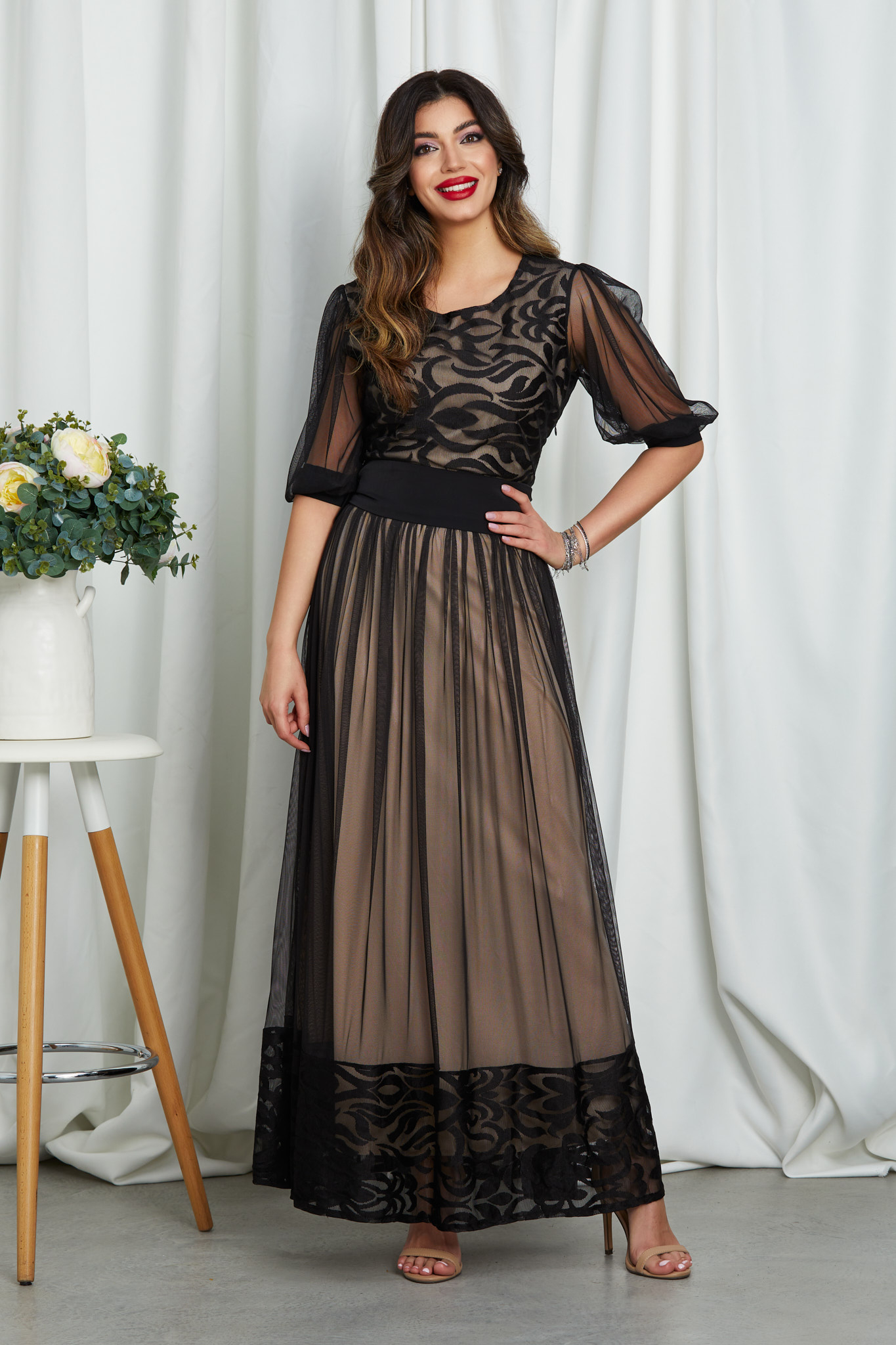 Reducere 21% la Rochie Norrya Nude