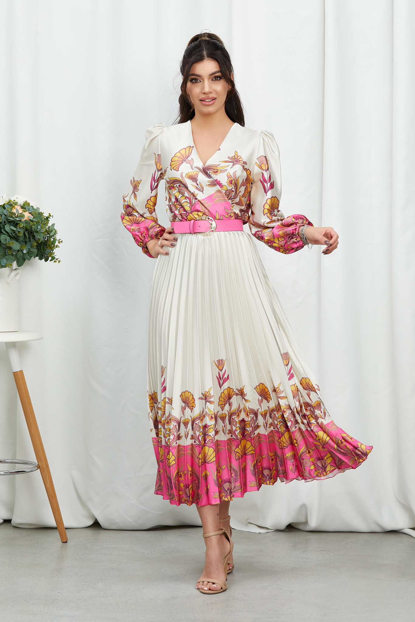 Reducere 35% la Rochie Ligia Ecru Floral