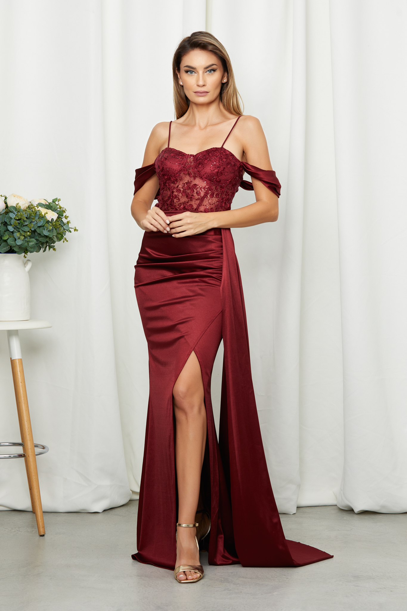 Reducere 14% la Rochie Yoana Bordo