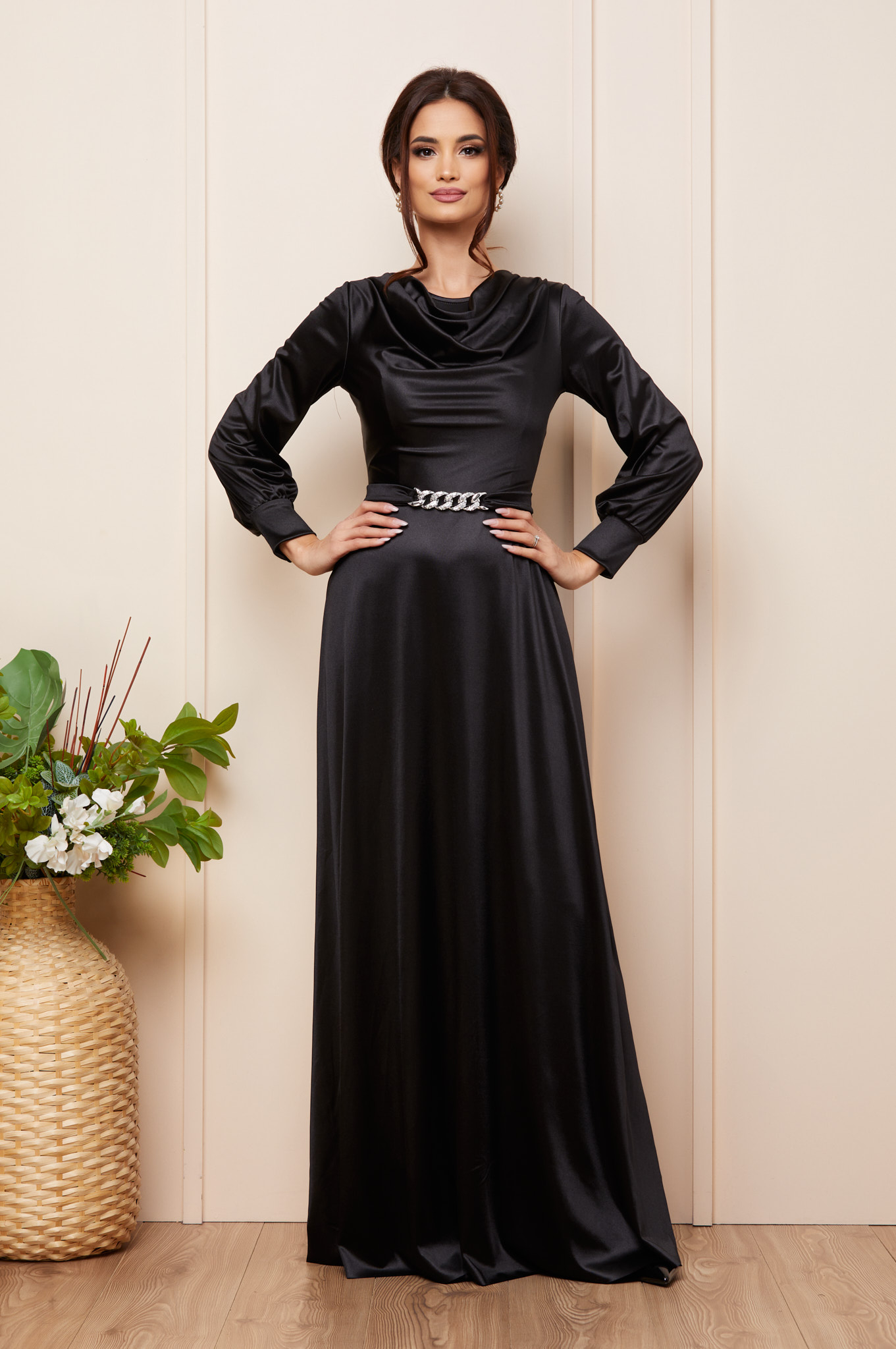 Reducere 19% la Rochie Meriem Neagra