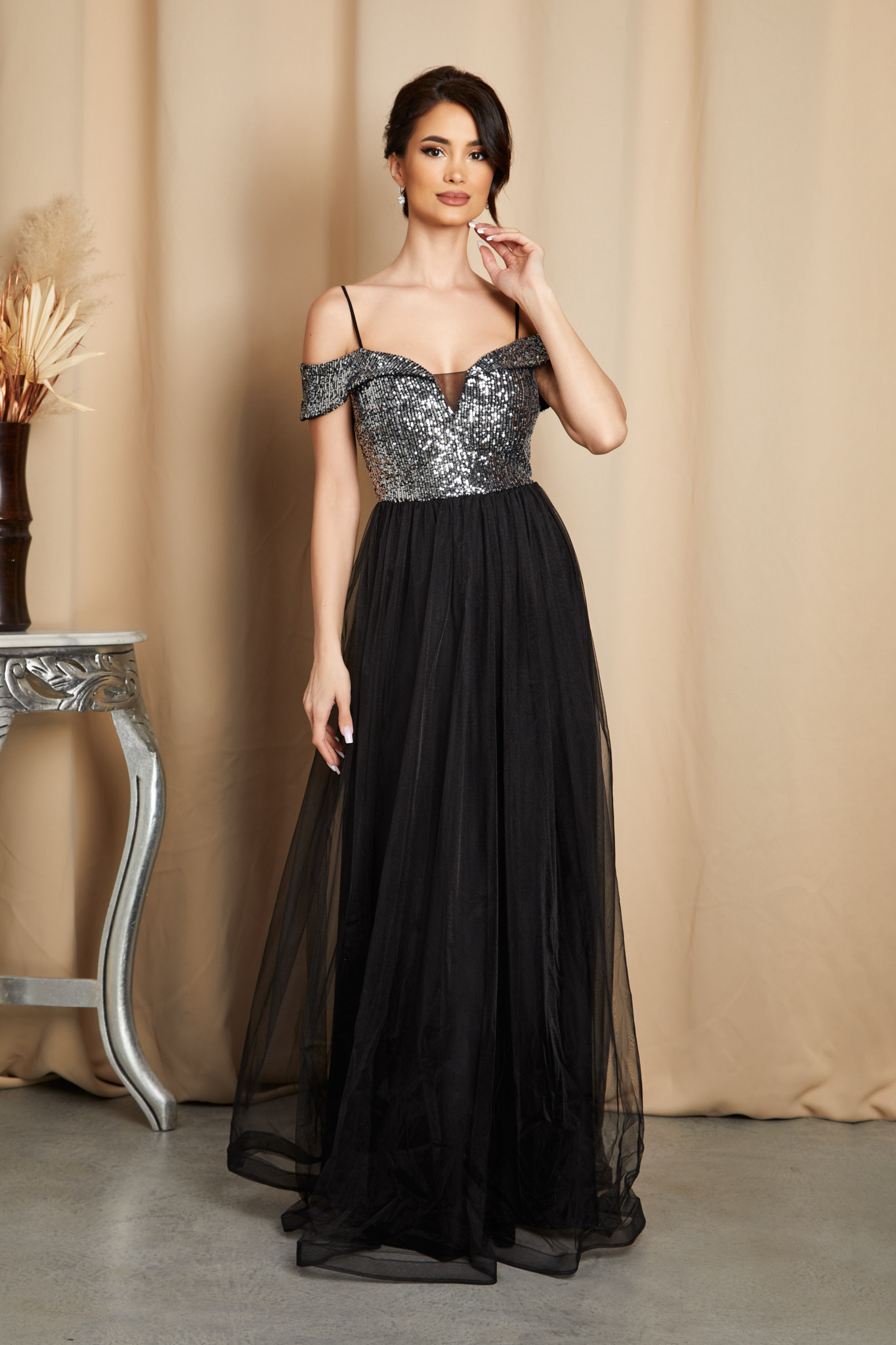 Reducere 14% la Rochie Diamond Neagra