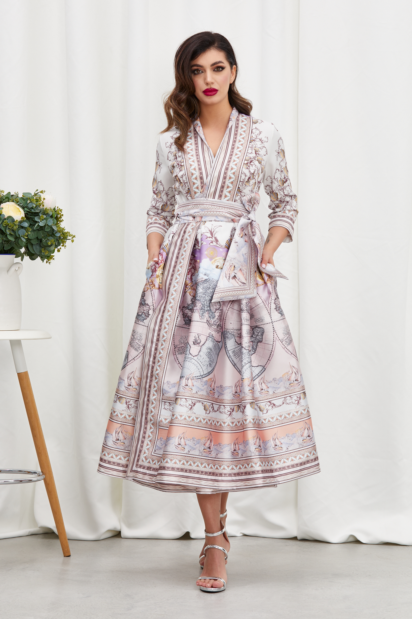 Reducere 16% la Rochie Lolitta Rose Multi