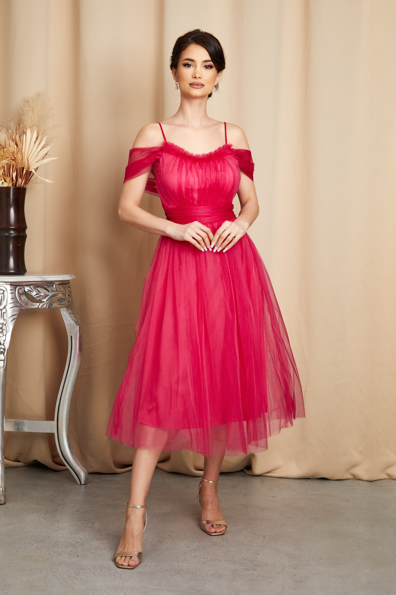 Reducere 9% la Rochie Queeny Fucsia
