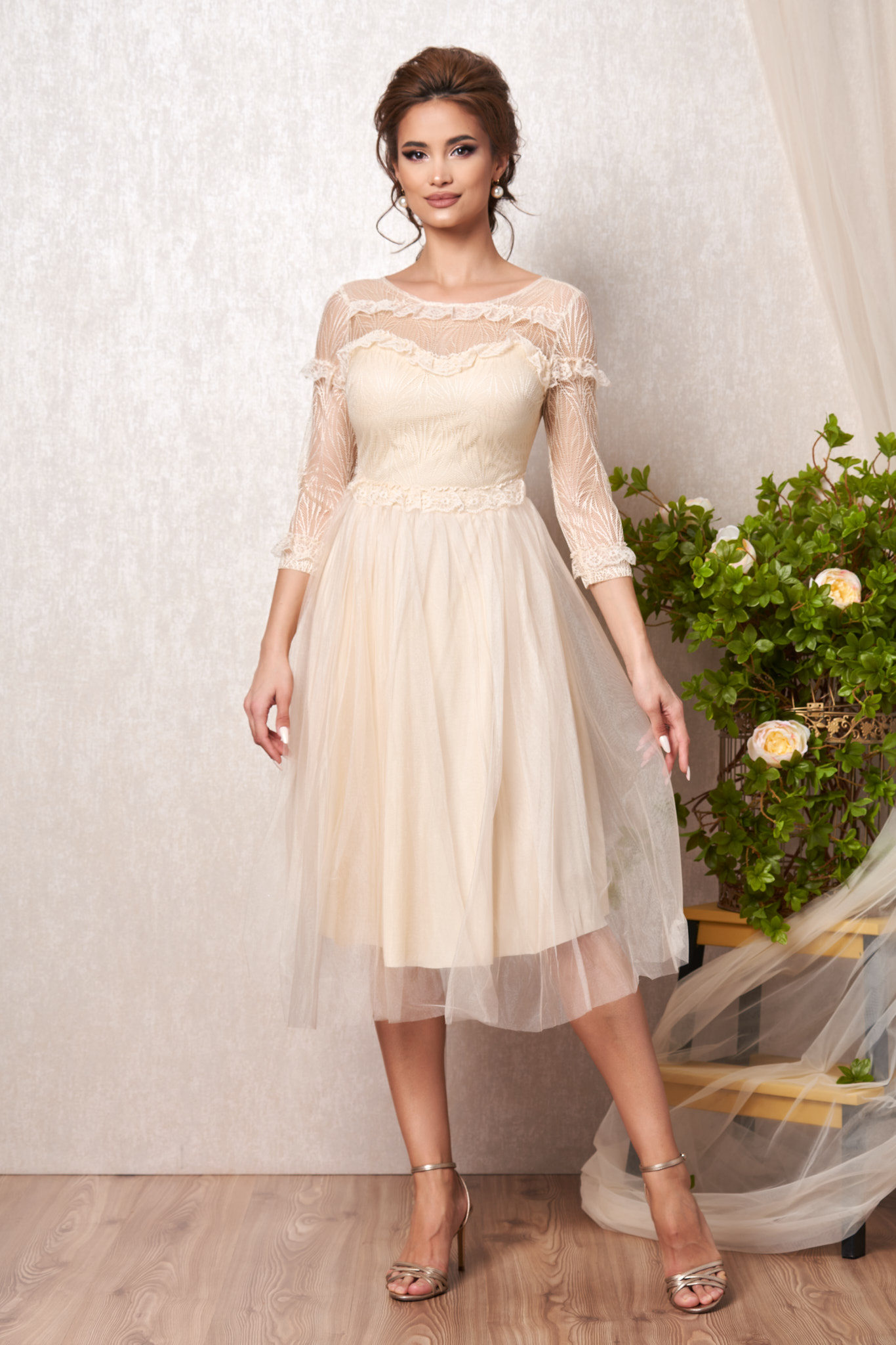Reducere 43% la Rochie Cameea Nude
