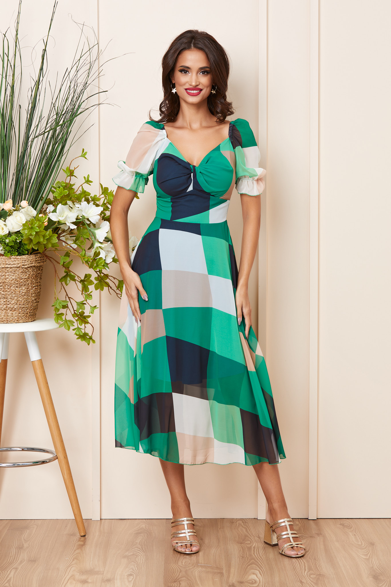 Reducere 43% la Rochie Xenya Verde Nude Multi