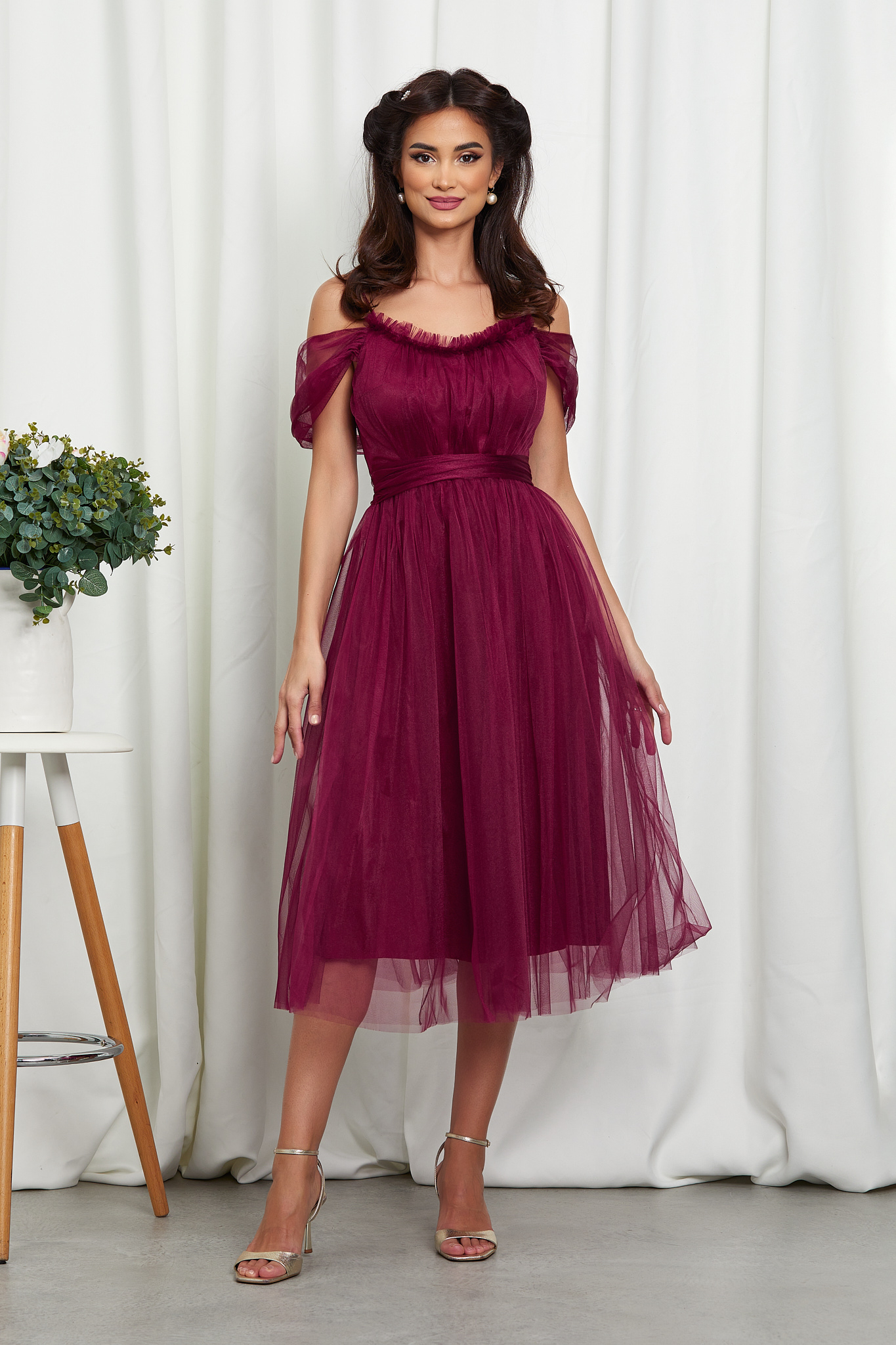 Reducere 9% la Rochie Queeny Bordo