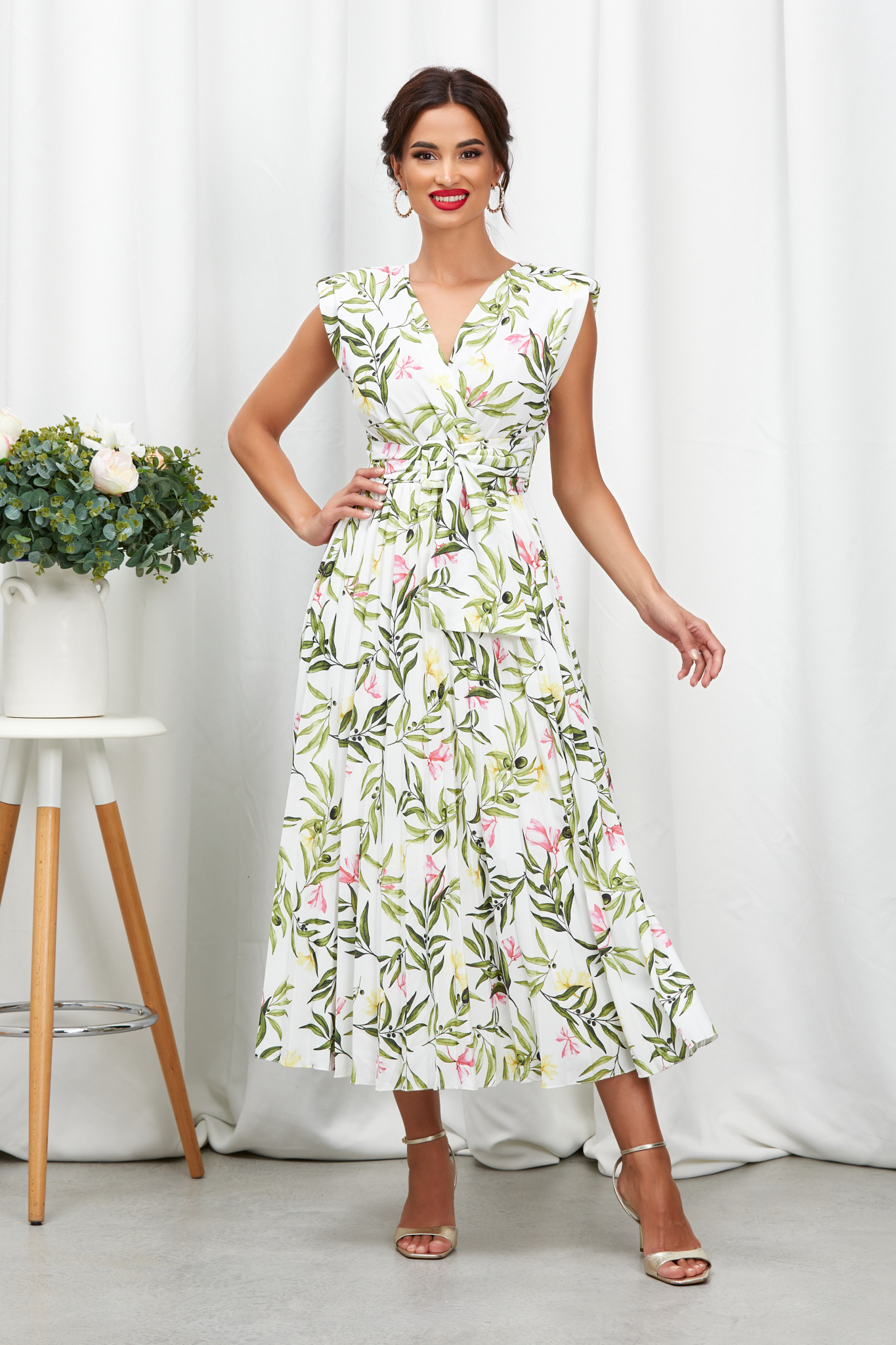 Reducere 24% la Rochie Carmen Alb Verde Floral