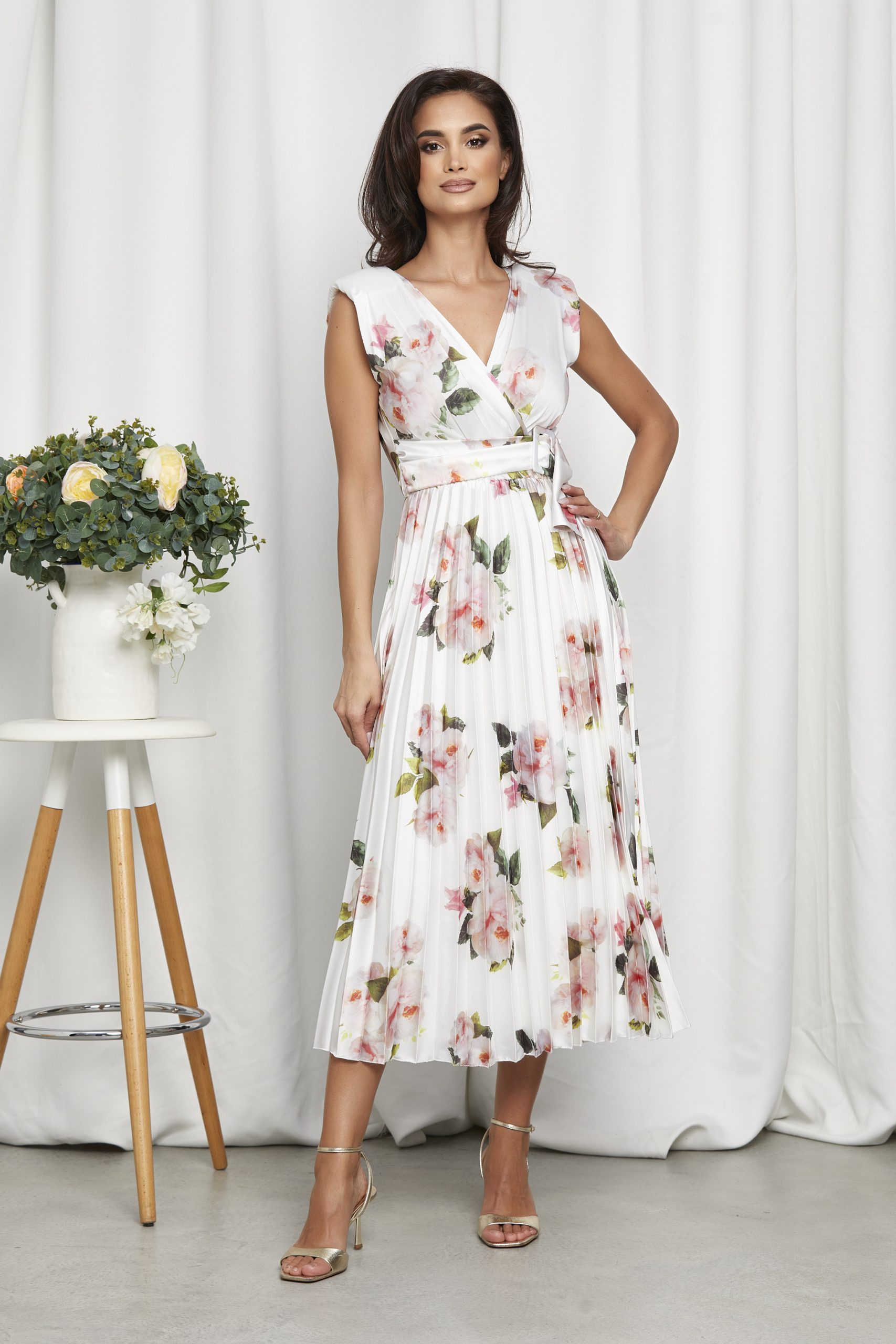 Reducere 24% la Rochie Carmen Alb Floral