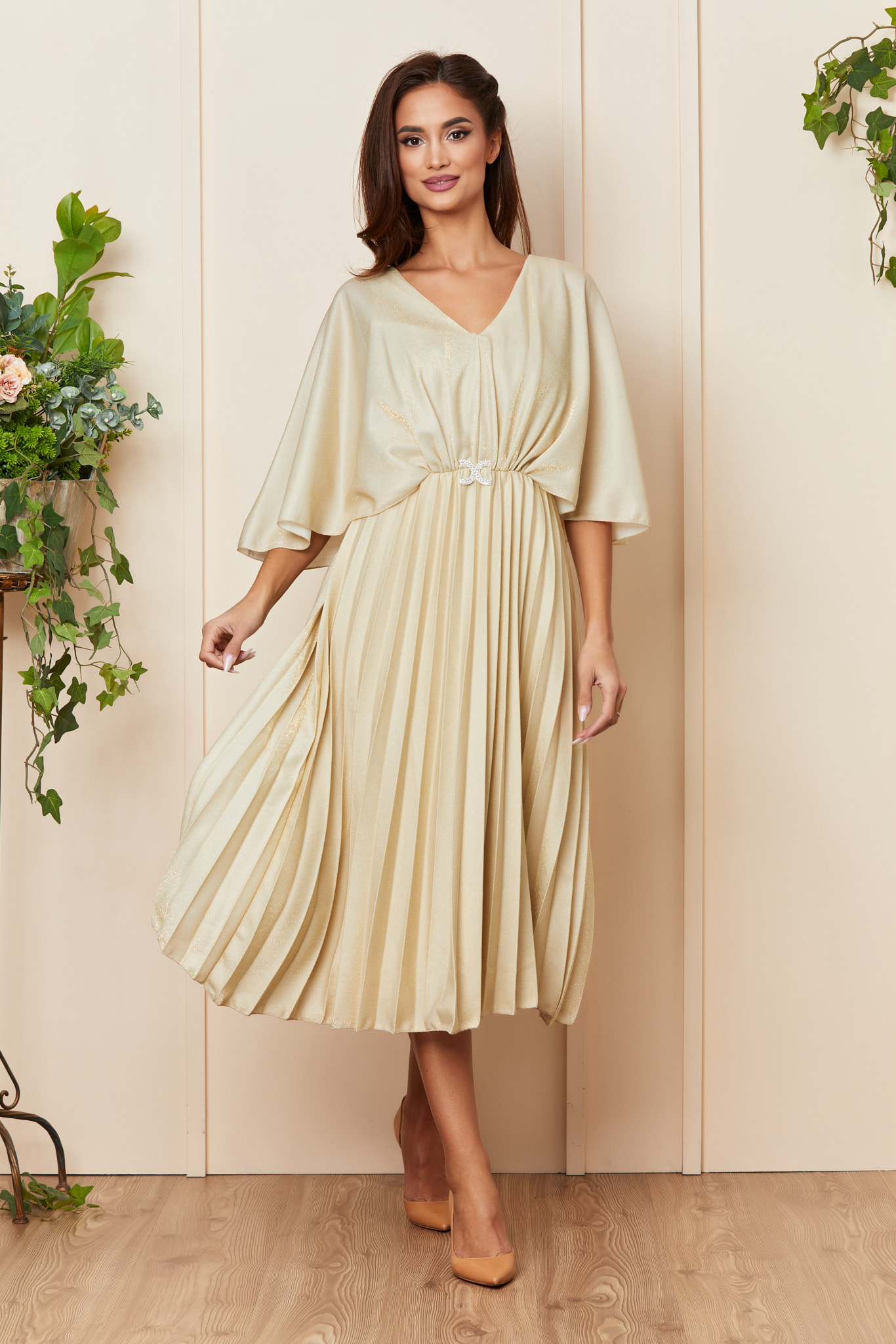 Reducere 29% la Rochie Mistia Aurie