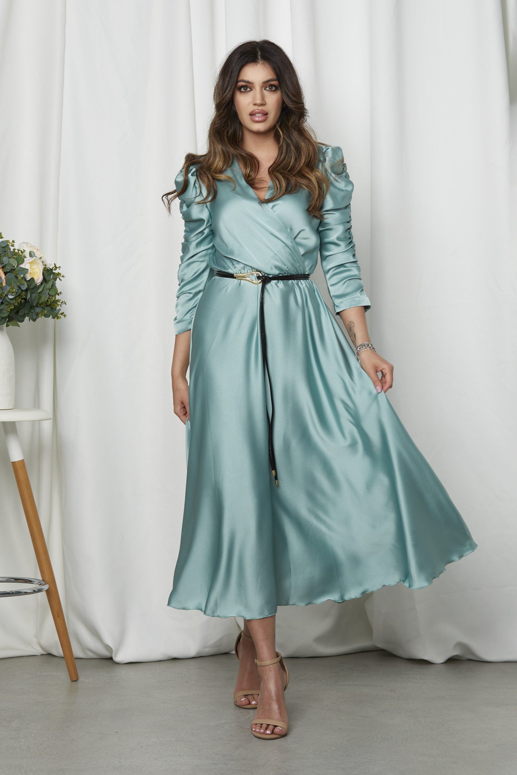 Reducere 16% la Rochie Yulia Vernil