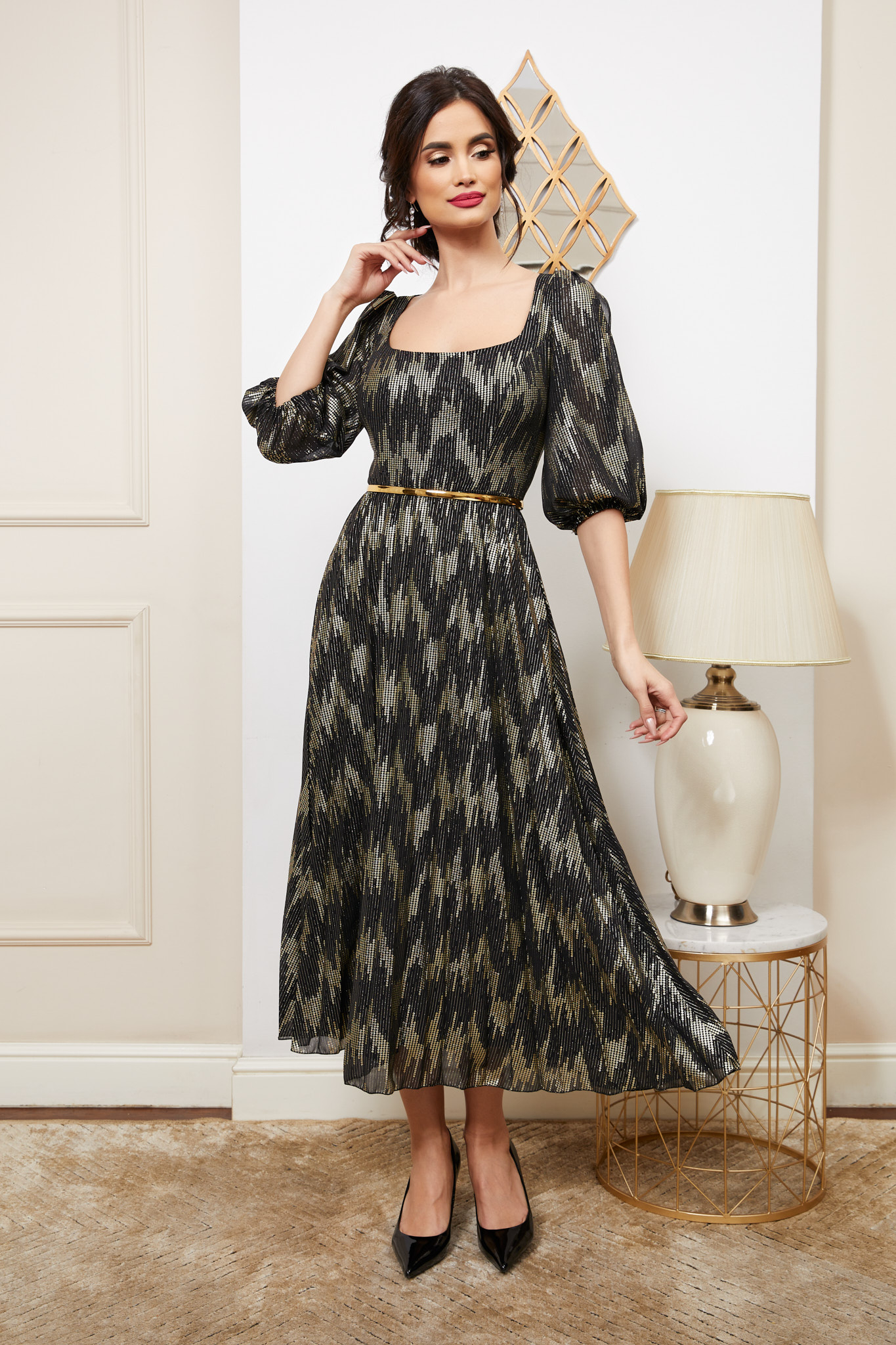 Reducere 14% la Rochie Luvia Aurie