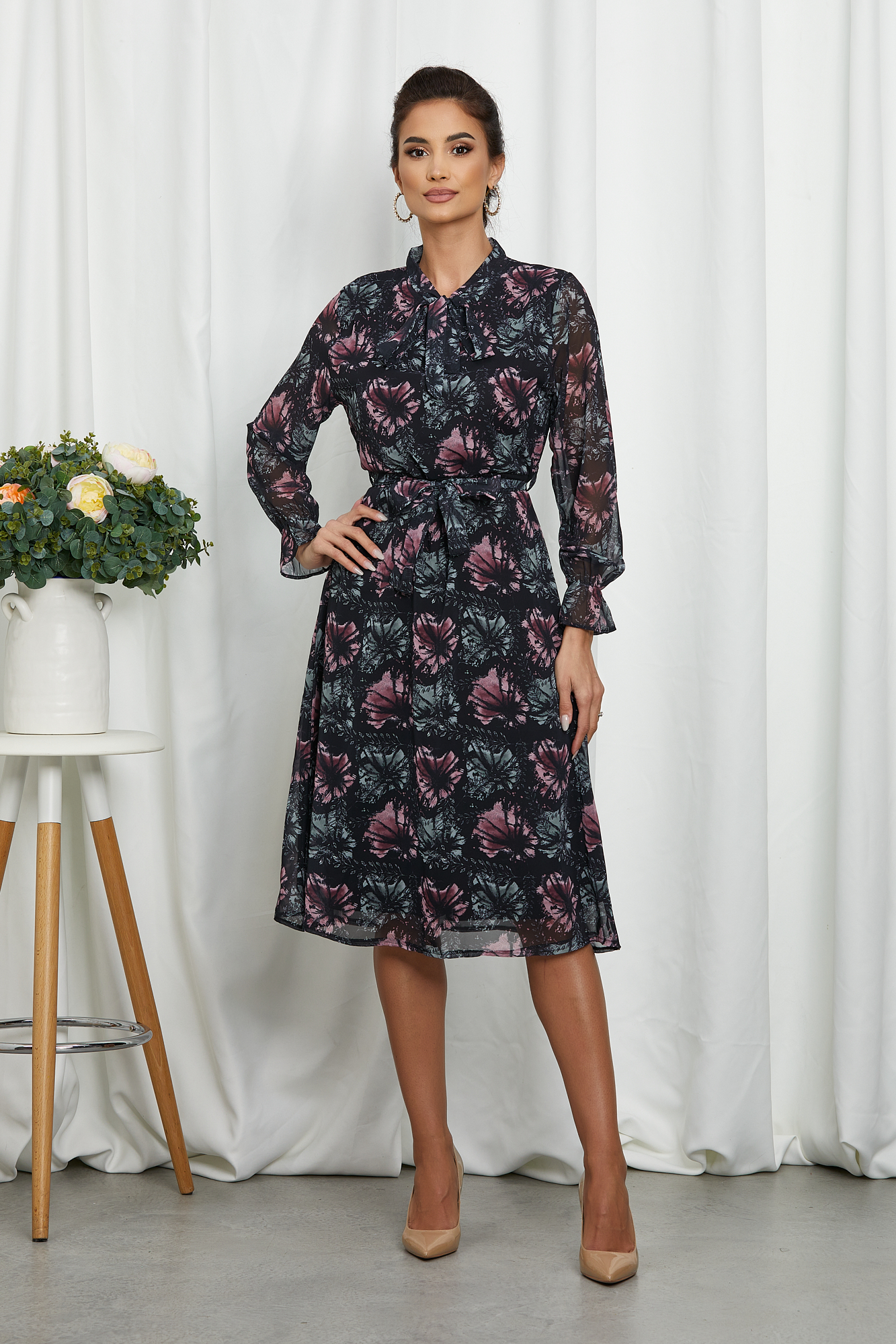 Reducere 45% la Rochie Vivian Roz Floral