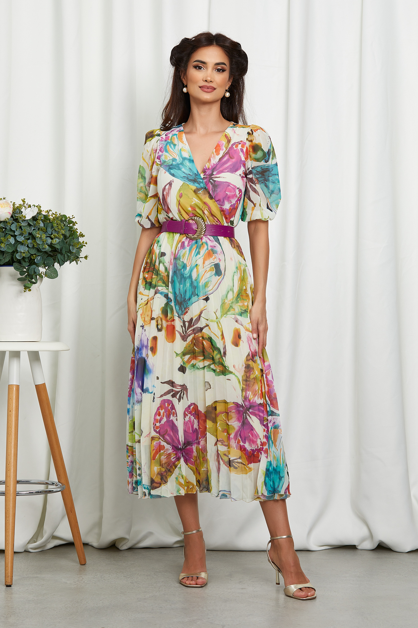 Reducere 7% la Rochie Cryna Alb Pastel
