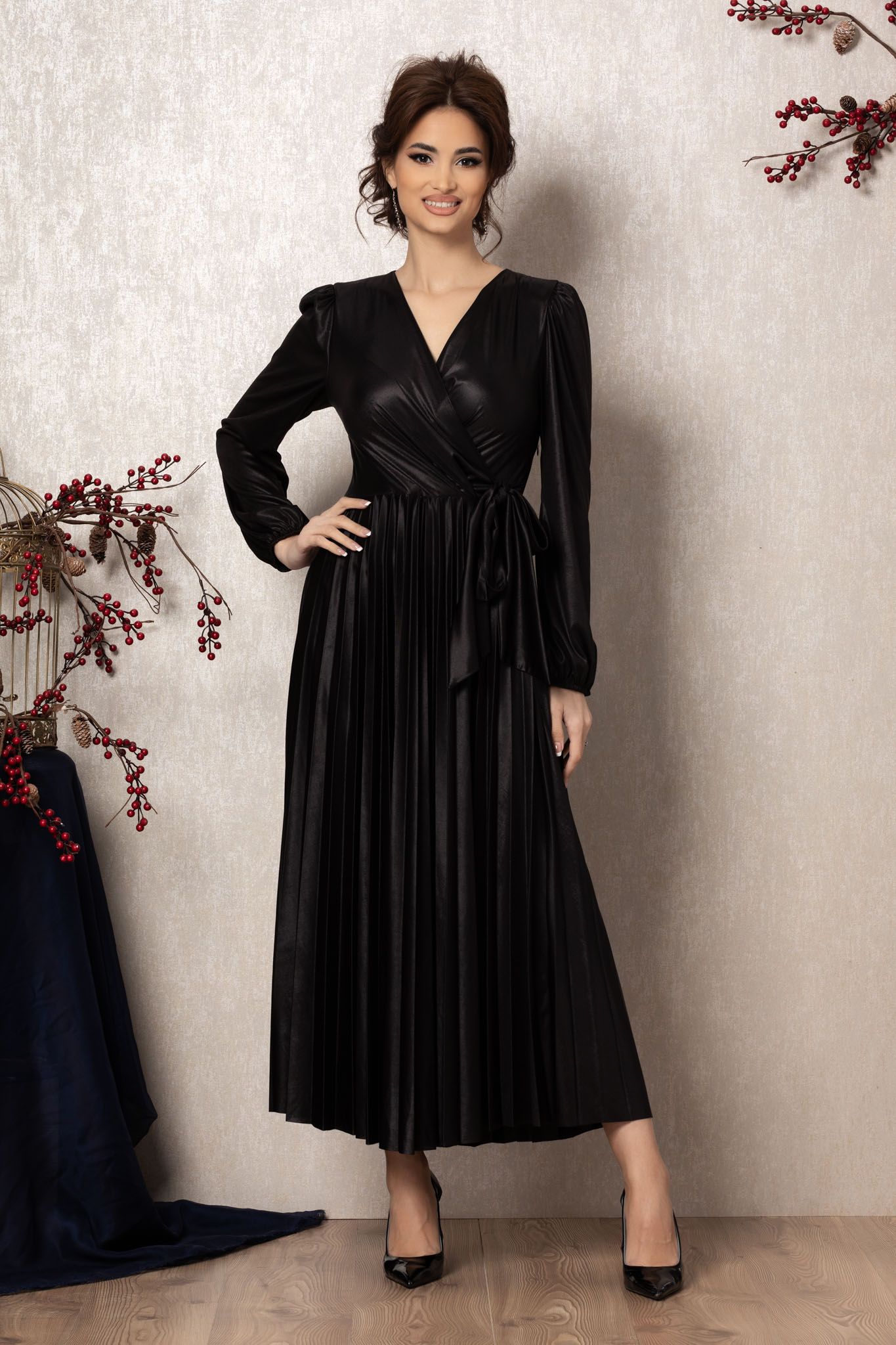 Reducere 49% la Rochie Ermina Neagra