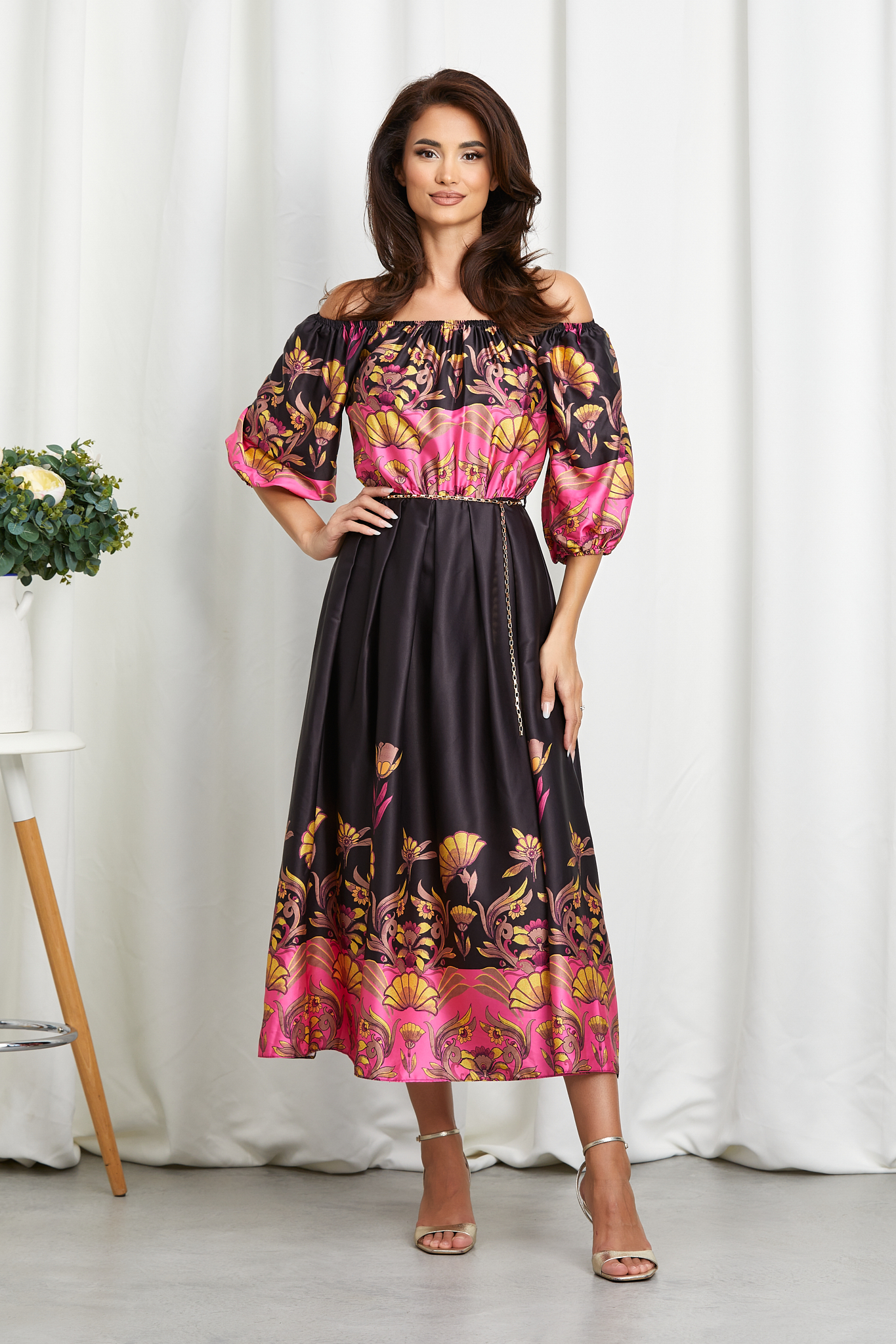 Reducere 28% la Rochie Daphne Negru Floral
