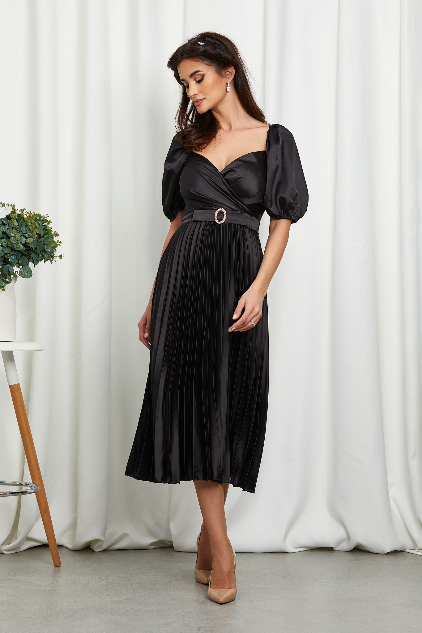Reducere 7% la Rochie Melba Neagra