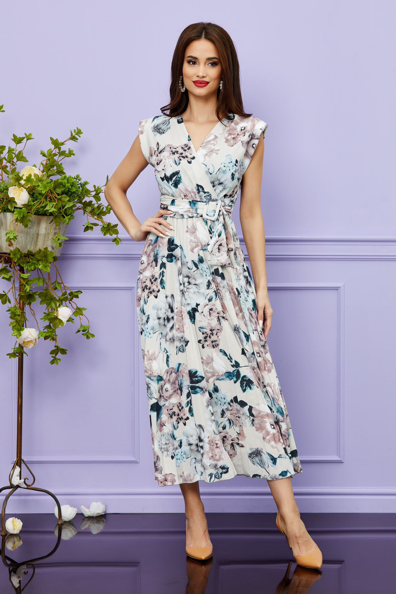 Reducere 24% la Rochie Carmen Nude Floral