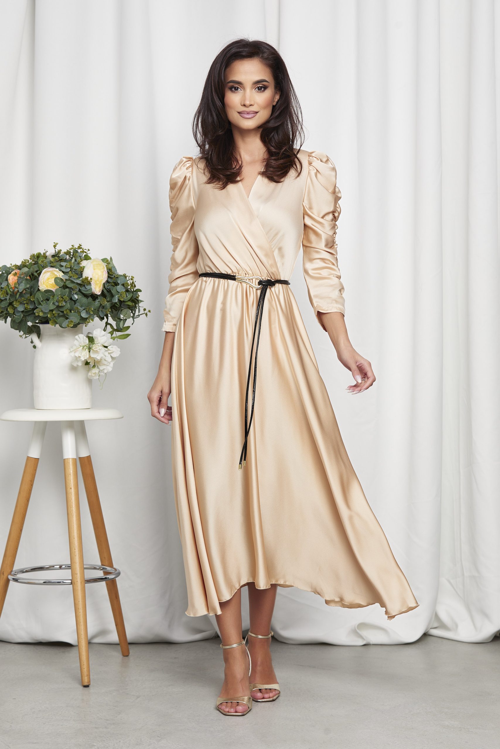 Reducere 16% la Rochie Yulia Nude